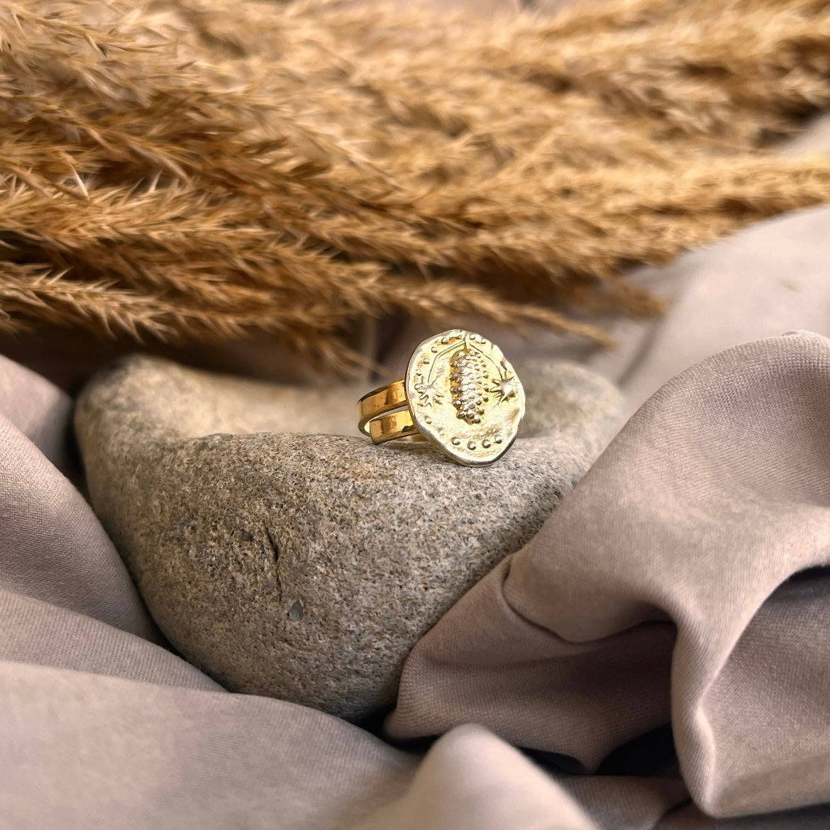 Stafilos 2 sizes | ring