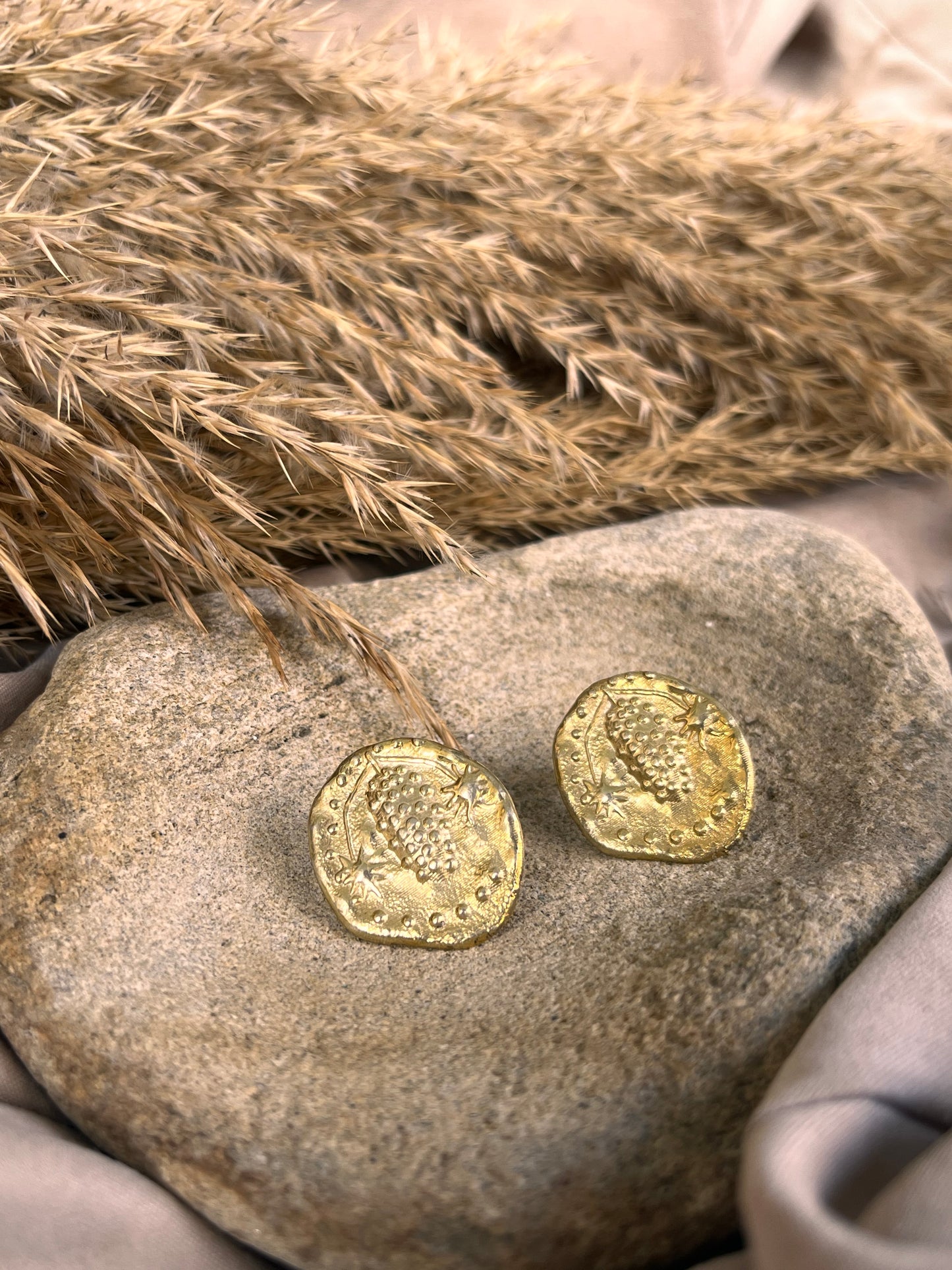 Stafilos stubs | earrings